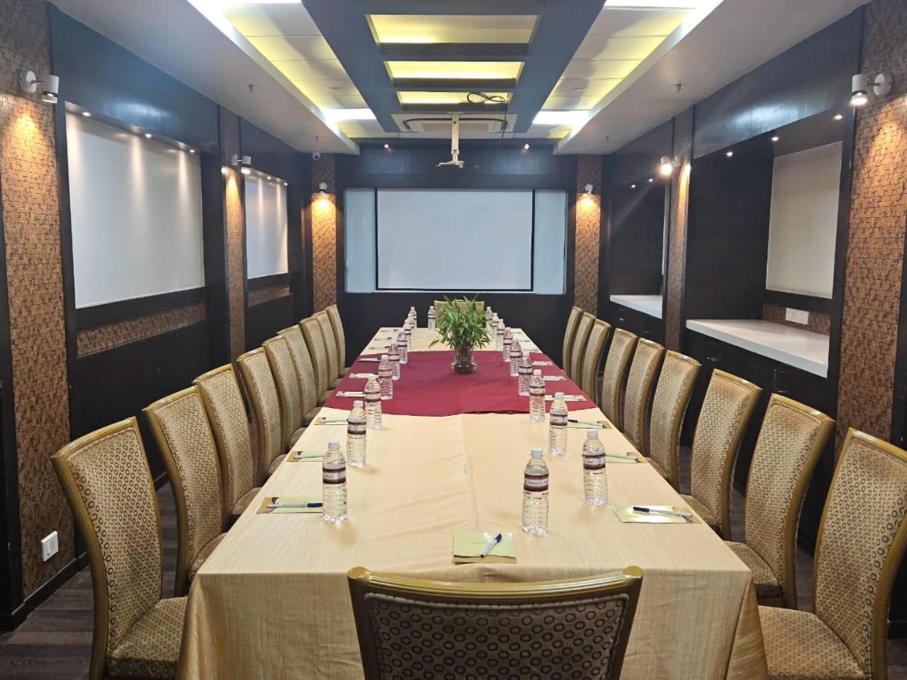 Hotel Park Elanza Chennai Exterior foto